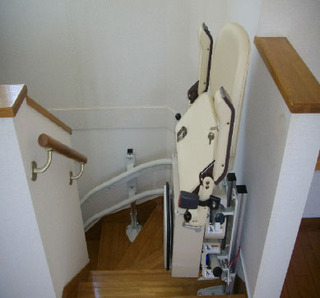 江別市での階段昇降機設置（3）