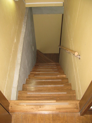 階段昇降機設置前の階段