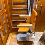 30年使用した「いす式階段昇降機」が故障！K様邸の入替事例