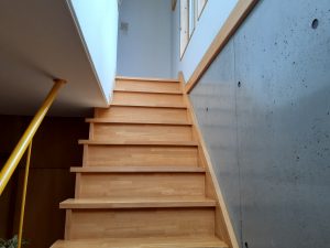 設置前 上階が狭い