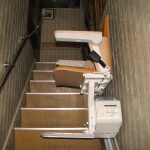 コンパクトな階段昇降機で退院後の生活をサポート！O様邸の設置事例