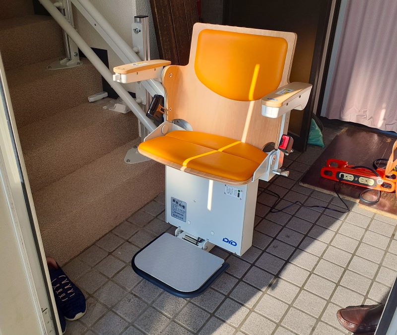 自宅へ帰りたい！退院に向けて環境づくりに階段昇降機を設置した事例