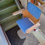 生涯現役を支える階段昇降機！企業のバリアフリー化の取り組み事例