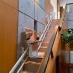 階段のある家の老後を快適に！階段昇降機の設置で安心を実現