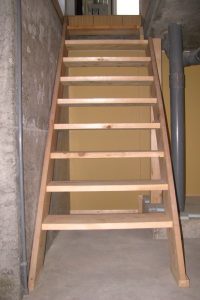 設置前の架け替えた階段