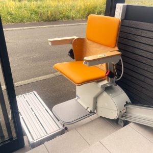 最下階乗降位置・足のせ台利用