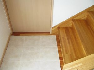 設置前１階ドア前