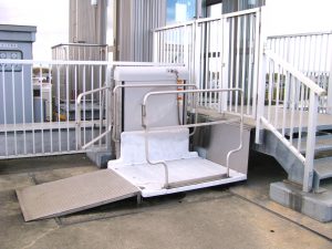 旧機種・下階乗降位置