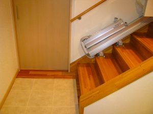 １階ドア前・折畳みレール