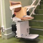 可搬型階段昇降機から設置型へ切り替え！足寄高等学校の導入事例