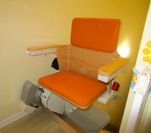 2階乗降位置(85°いす回転時)