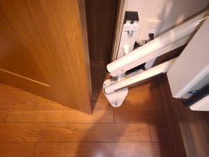 扉とレール設置位置