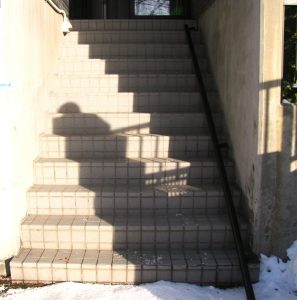 設置前・外階段