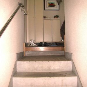 ２階設置前・玄関