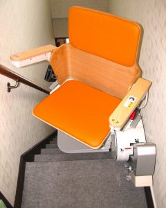 ２階いす回転55&deg;乗降位置