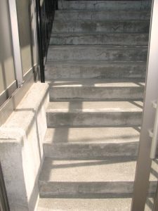 設置前の風除室内