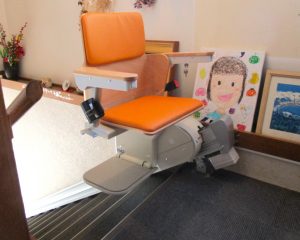 ２階いす回転85&deg;乗降位置
