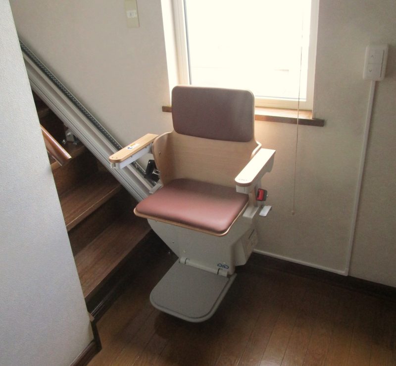 試乗会の体験が決め手！N様邸のいす式階段昇降機の設置事例