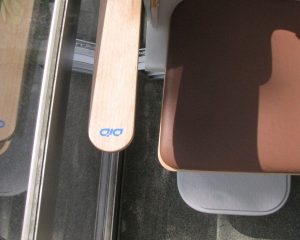 扉に手を挟めない位置に設定